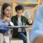 Bindungsorientierte Erziehung: Bedeutung und Umsetzung im Alltag der Villa Knolle Bolle